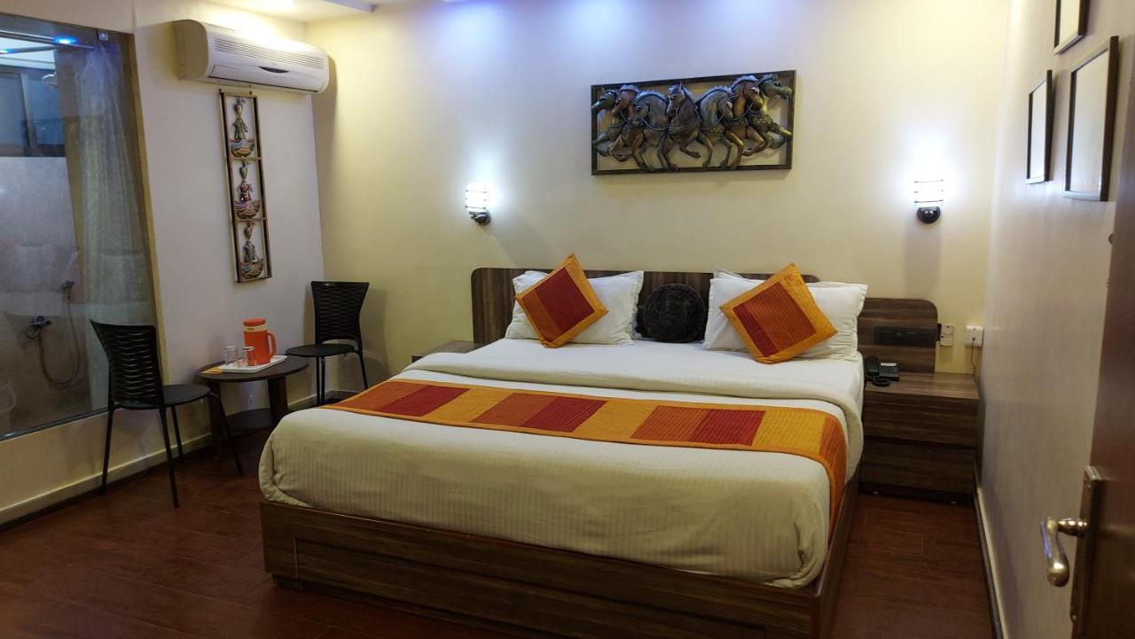 Shaleen Elegance Homestay Nakki Lake 400 Meters Mount Abu Bagian luar foto