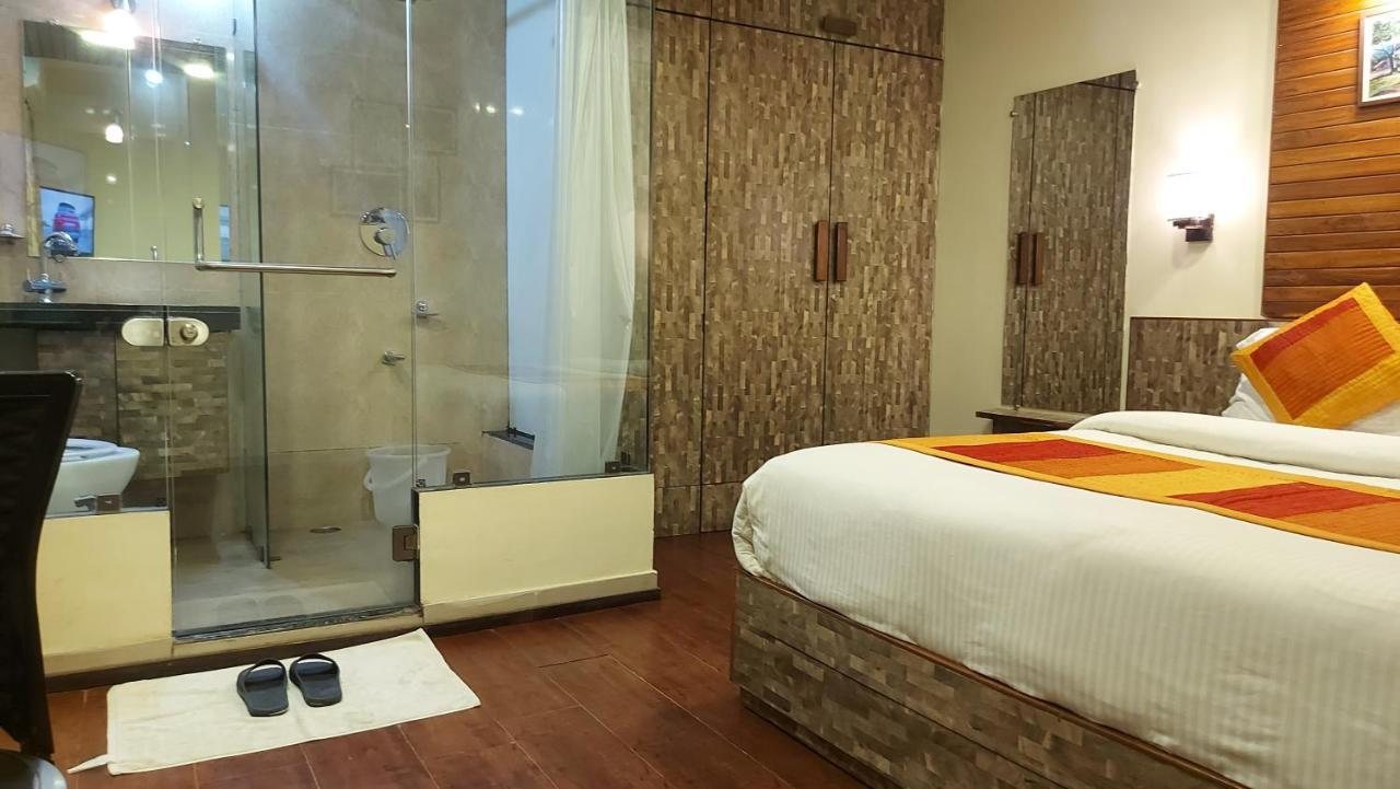 Shaleen Elegance Homestay Nakki Lake 400 Meters Mount Abu Bagian luar foto