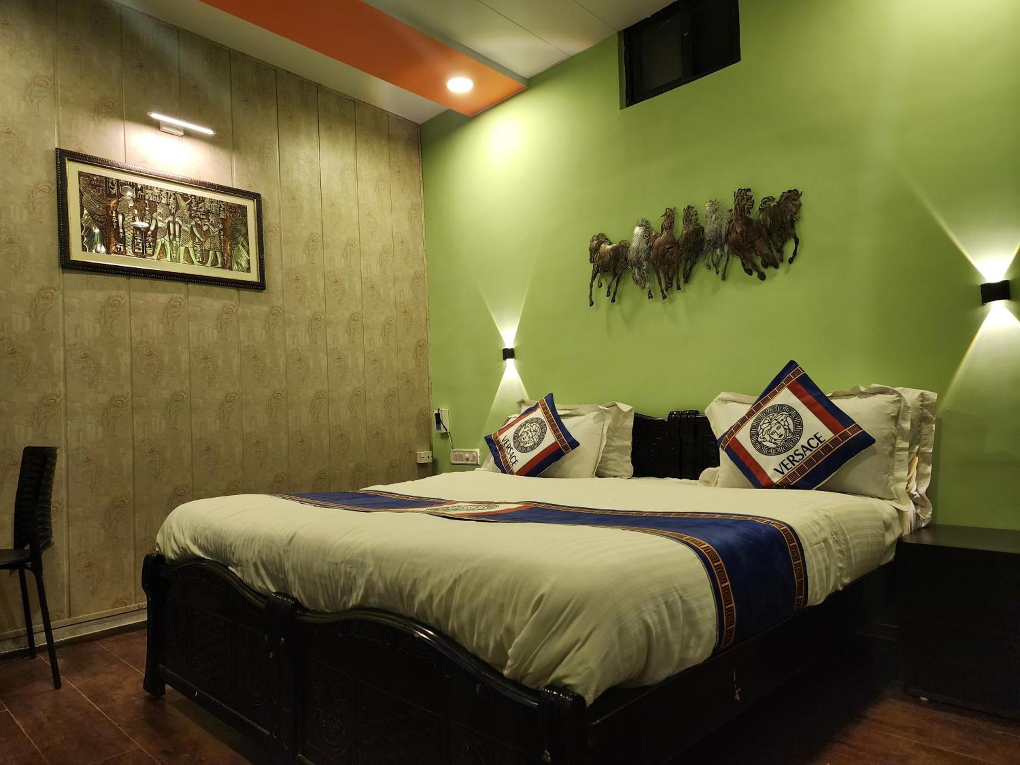 Shaleen Elegance Homestay Nakki Lake 400 Meters Mount Abu Bagian luar foto