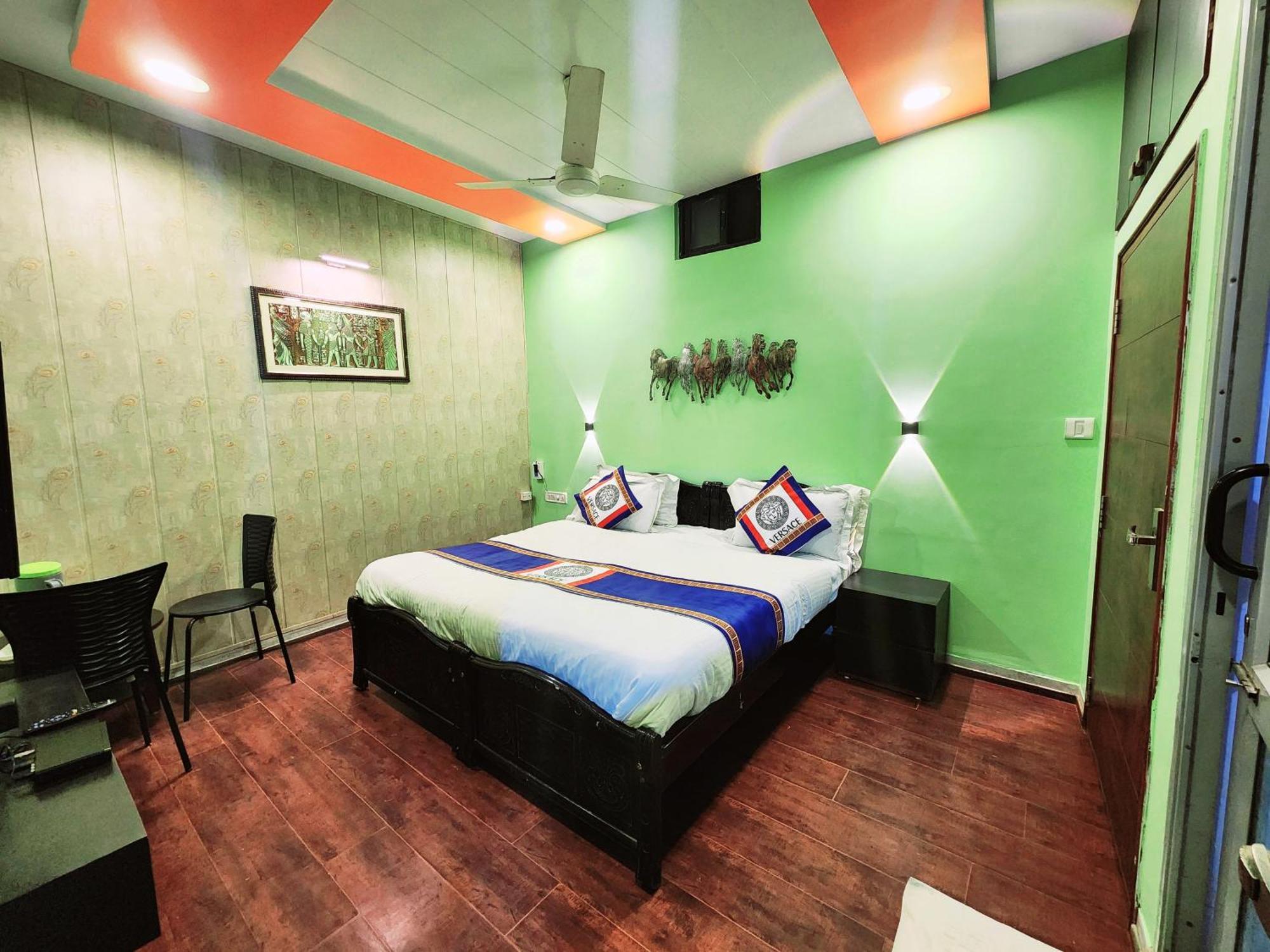 Shaleen Elegance Homestay Nakki Lake 400 Meters Mount Abu Bagian luar foto