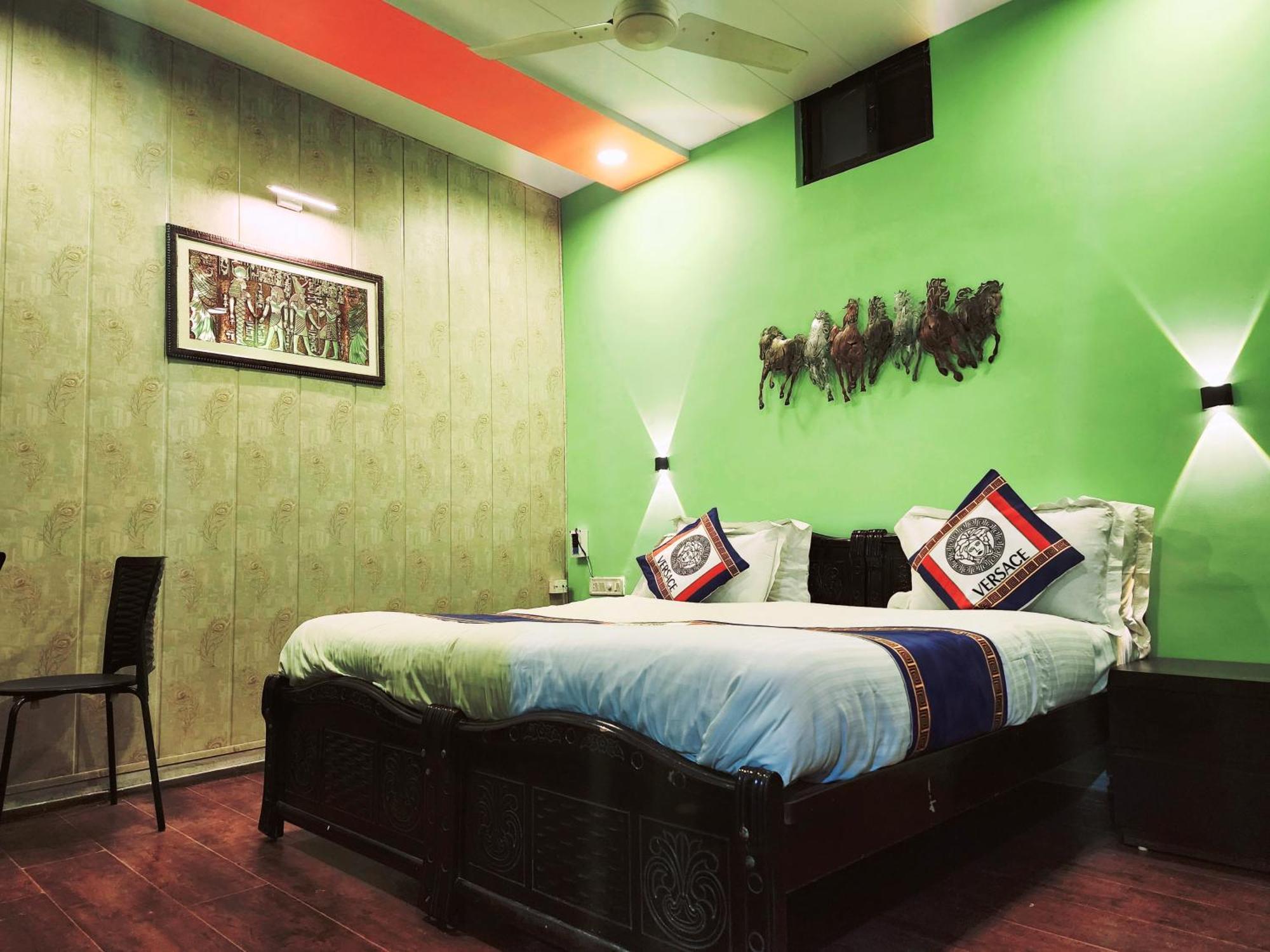 Shaleen Elegance Homestay Nakki Lake 400 Meters Mount Abu Bagian luar foto