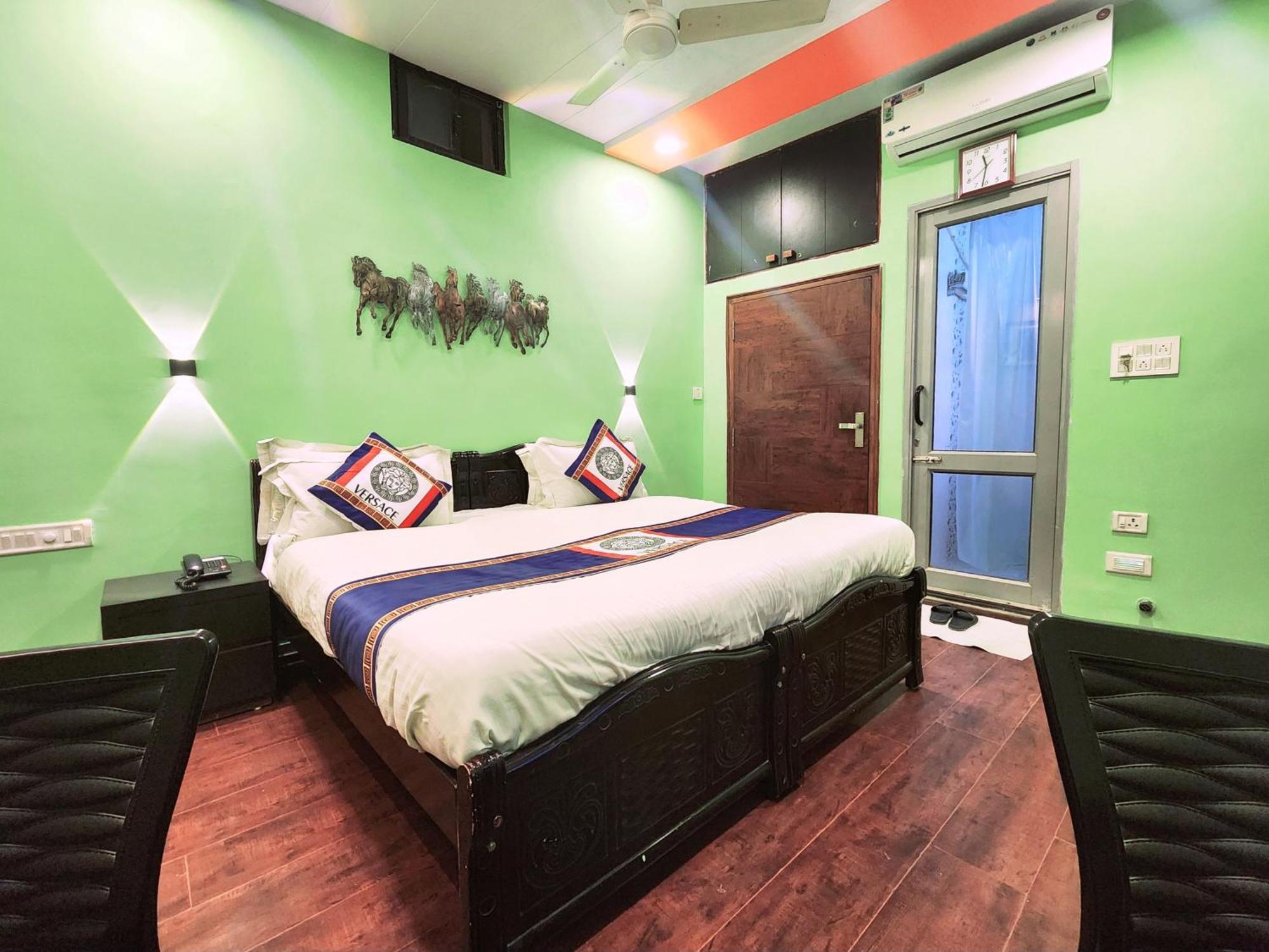 Shaleen Elegance Homestay Nakki Lake 400 Meters Mount Abu Bagian luar foto