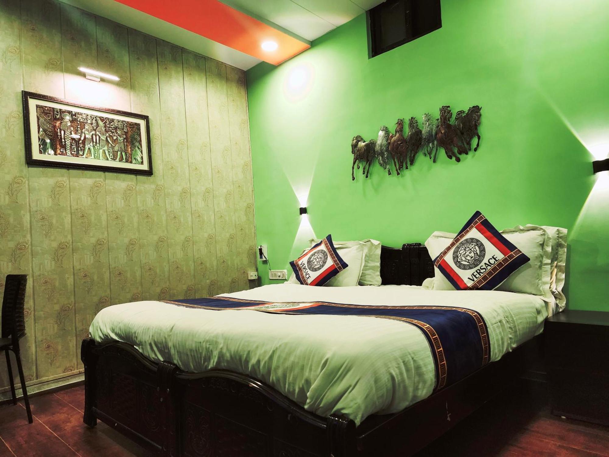 Shaleen Elegance Homestay Nakki Lake 400 Meters Mount Abu Bagian luar foto