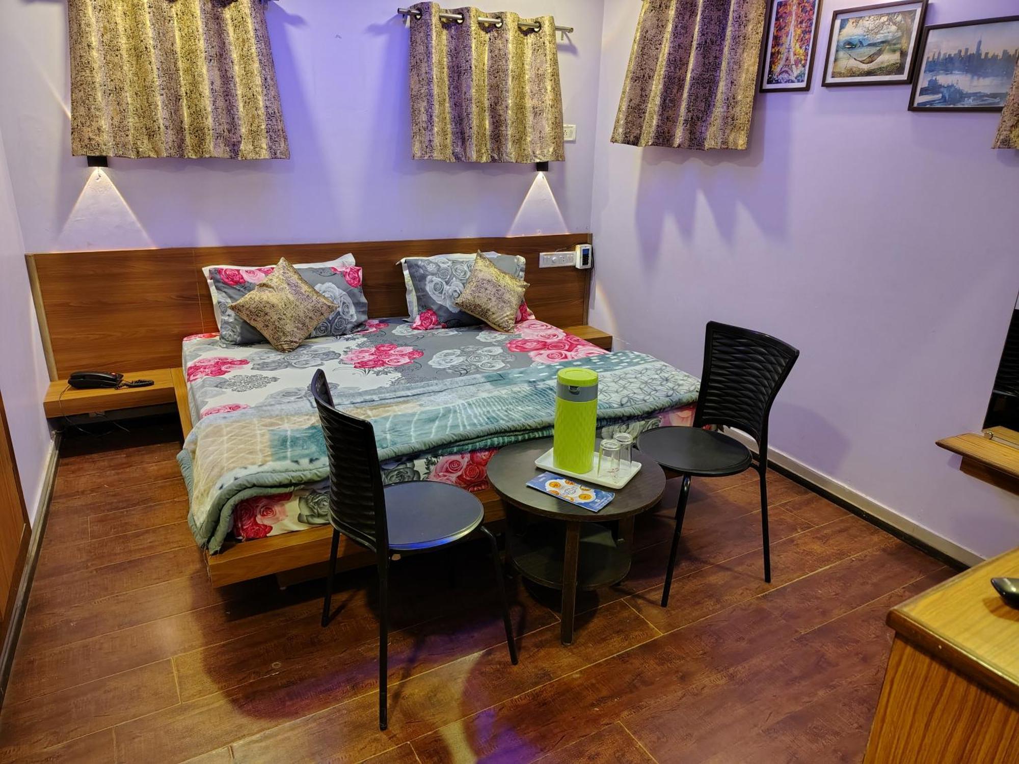 Shaleen Elegance Homestay Nakki Lake 400 Meters Mount Abu Bagian luar foto
