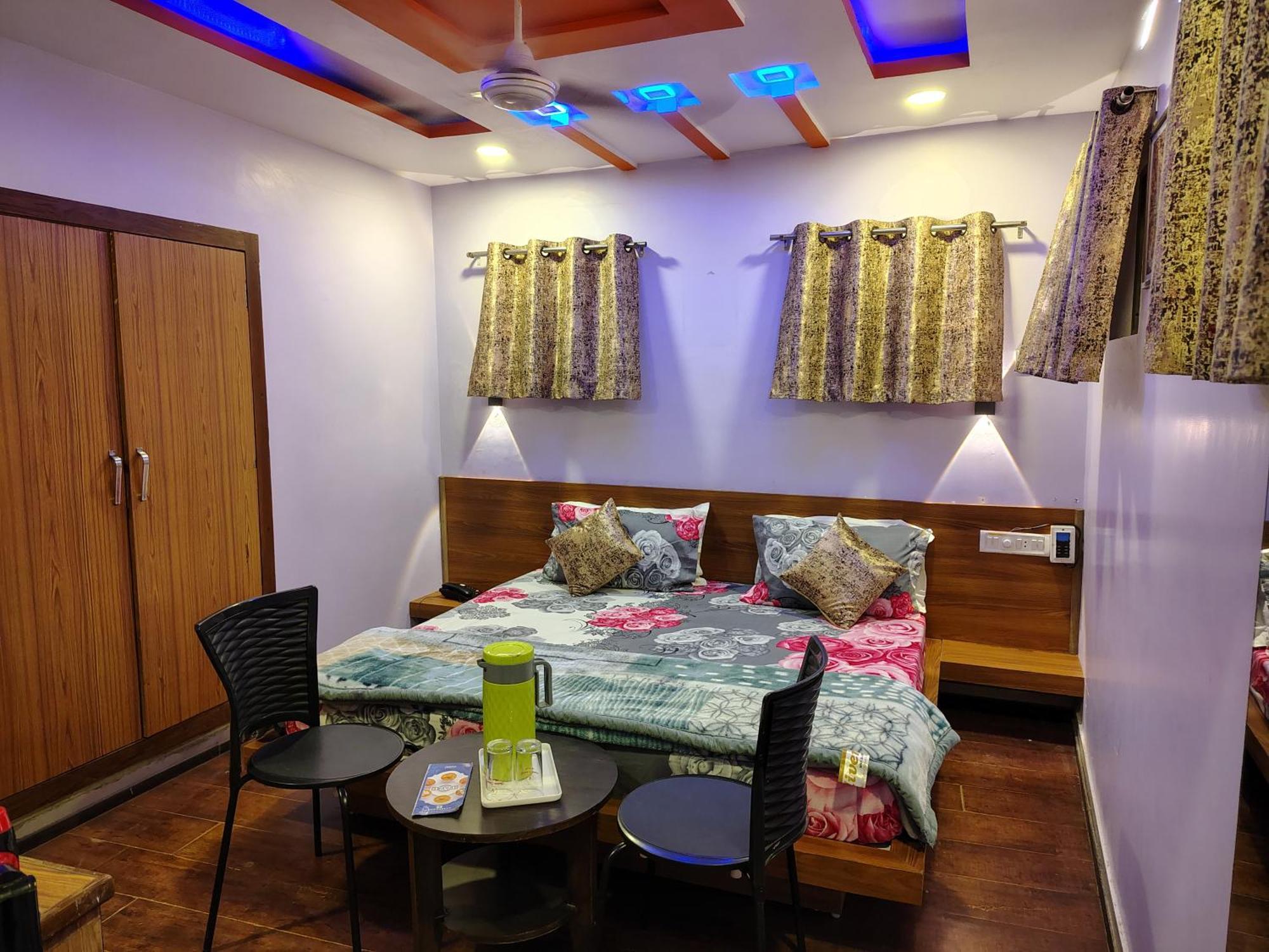 Shaleen Elegance Homestay Nakki Lake 400 Meters Mount Abu Bagian luar foto
