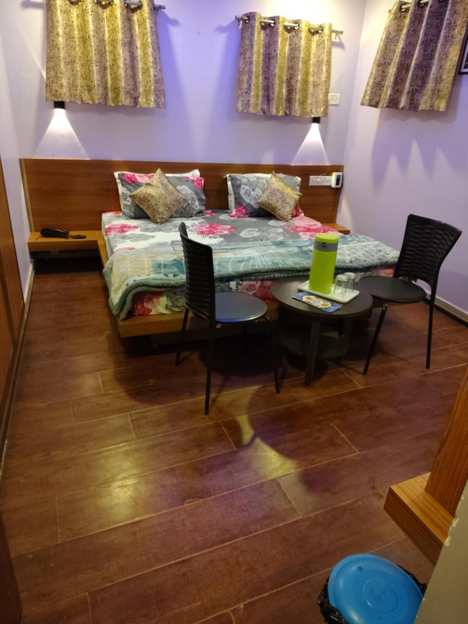 Shaleen Elegance Homestay Nakki Lake 400 Meters Mount Abu Bagian luar foto